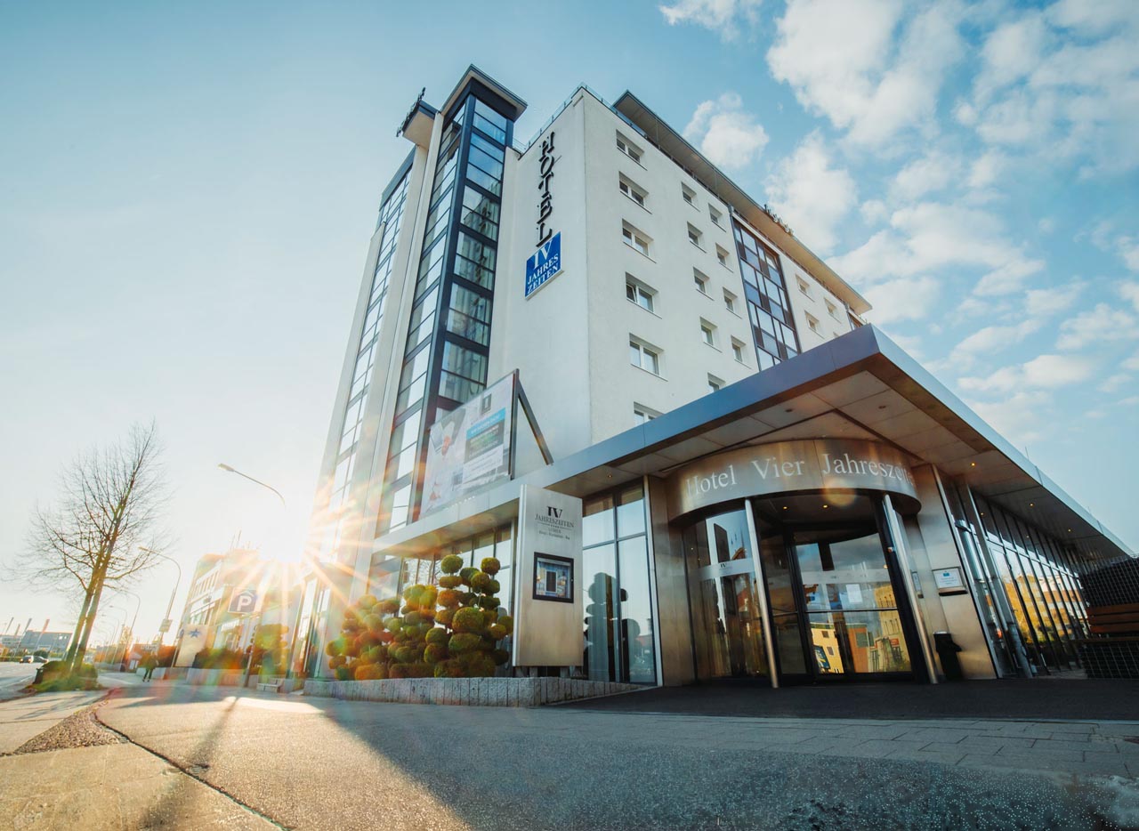 Hotel Vier Jahreszeiten exterior view